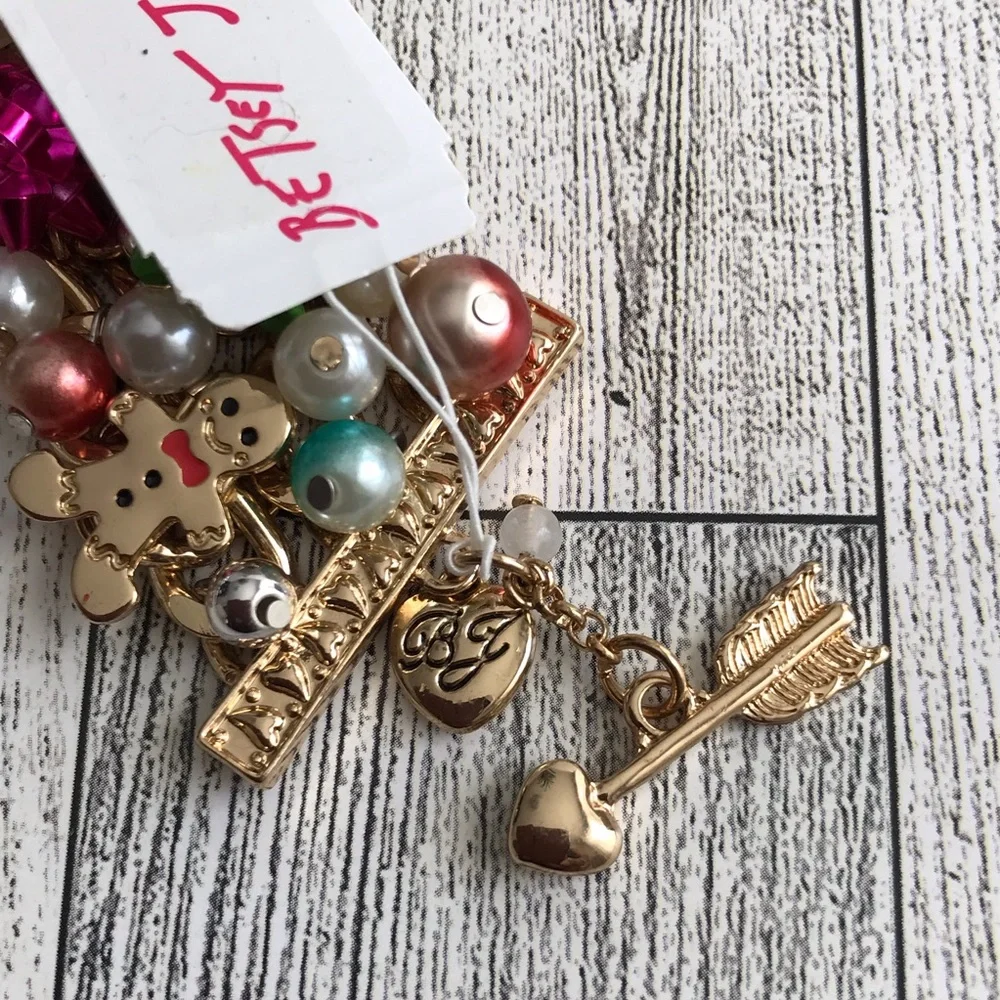 Betsey Johnson Bib Christmas Toggle Bracelet - Picture 6 of 6